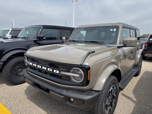 Gray 2026 Ford Bronco Outer Banks
