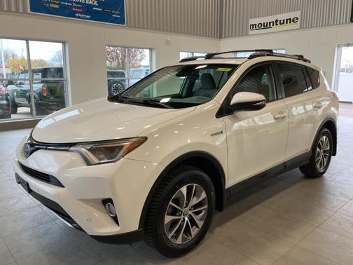 2017 Toyota RAV4 Hybrid XLE