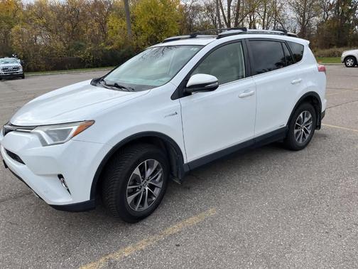 2017 Toyota RAV4 Hybrid XLE
