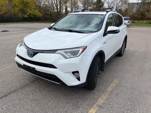 2017 Toyota RAV4 Hybrid XLE