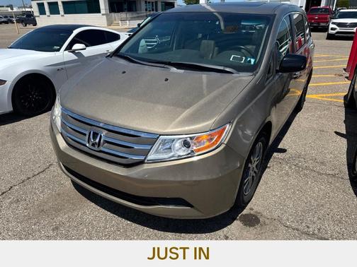Beige 2011 Honda Odyssey