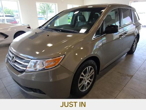 Beige 2011 Honda Odyssey