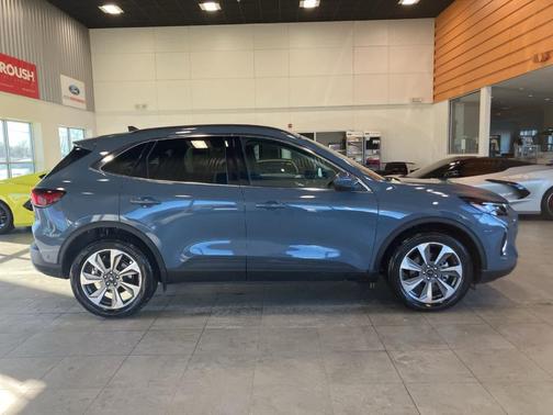 2023 Ford Escape Platinum