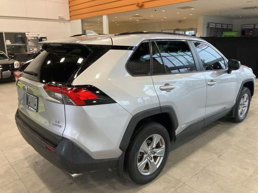 2022 Toyota RAV4 Hybrid LE