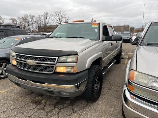 2005 Chevrolet Silverado 2500 LT H/D Crew Cab