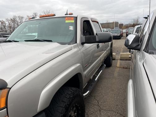 2005 Chevrolet Silverado 2500 LT H/D Crew Cab