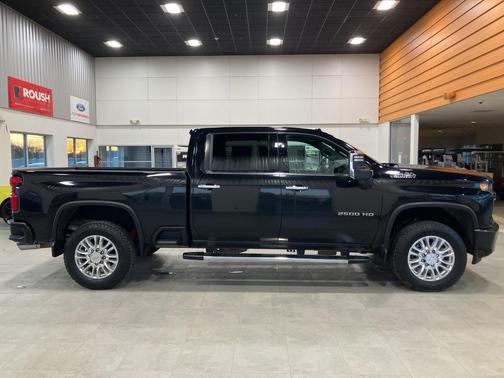 2022 Chevrolet Silverado 2500 High Country