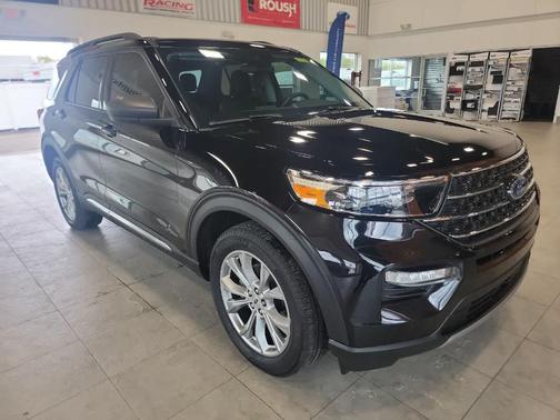 Agate Black Metallic 2023 Ford Explorer XLT