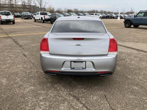 2016 Chrysler 300C Base