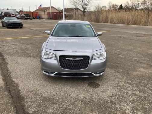 2016 Chrysler 300C Base