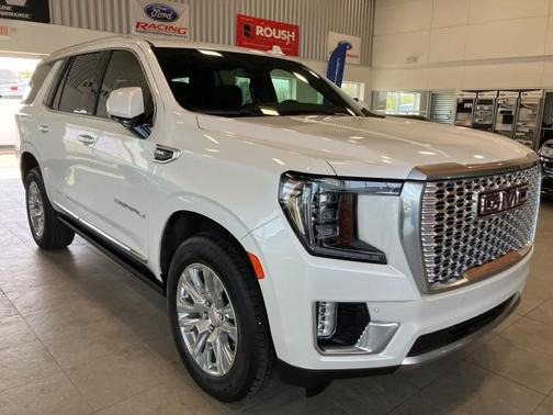 White Frost Tri-Coat 2023 GMC Yukon Denali