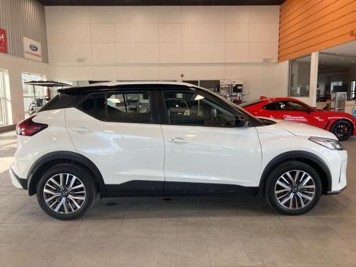 2023 Nissan Kicks SV