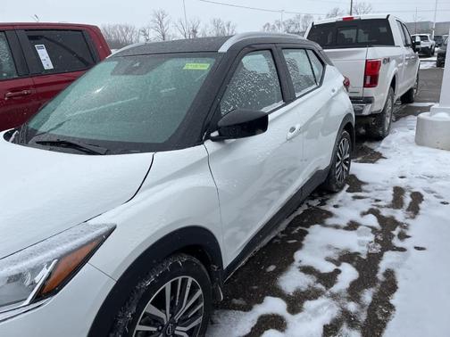 2023 Nissan Kicks SV