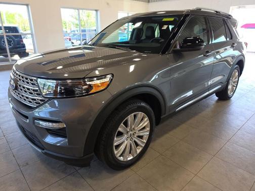 Carbonized Gray Metallic 2024 Ford Explorer Limited