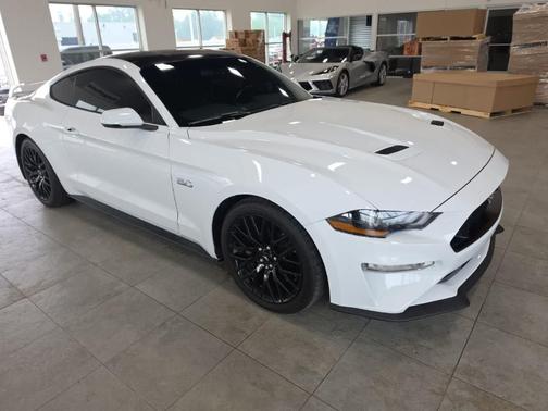 Oxford White 2020 Ford Mustang GT Premium