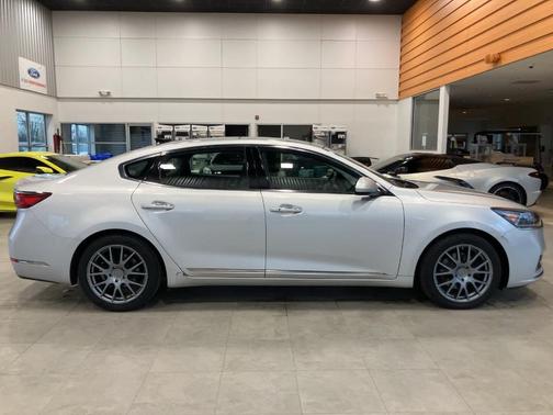2017 Kia Cadenza Premium