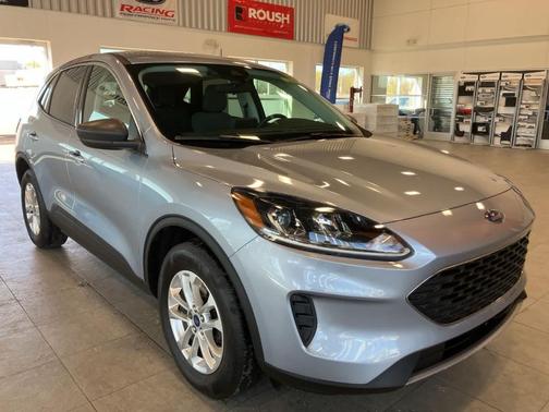 Ice Blue 2022 Ford Escape SE