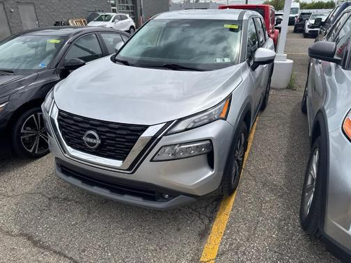 Brilliant Silver Metallic 2022 Nissan Rogue SV