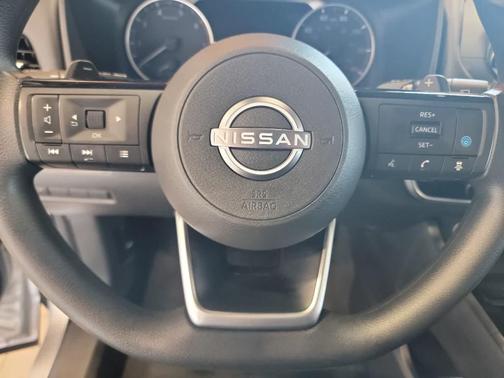 Brilliant Silver Metallic 2022 Nissan Rogue SV