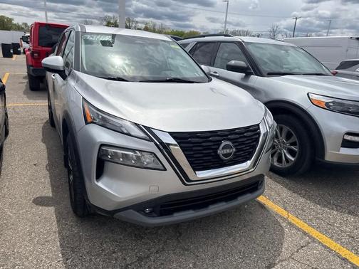 Brilliant Silver Metallic 2022 Nissan Rogue SV