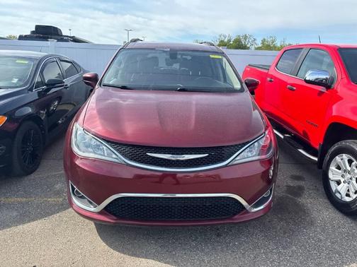 Velvet Red Pearlcoat 2017 Chrysler Pacifica Touring-L