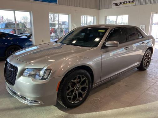 2017 Chrysler 300 S