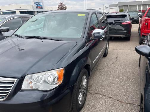 2014 Chrysler Town & Country Touring-L