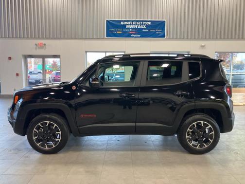 2023 Jeep Renegade Trailhawk