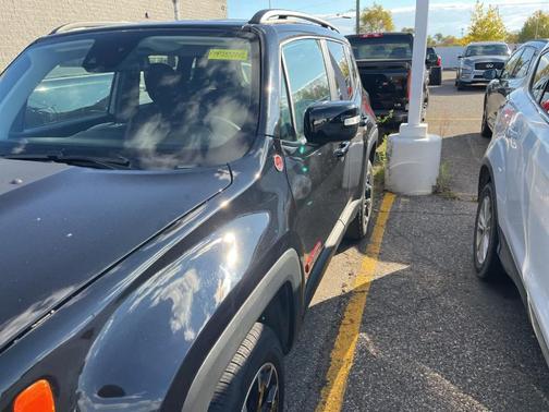 2023 Jeep Renegade Trailhawk