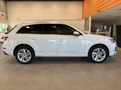 2021 Audi Q7 45 Premium Plus