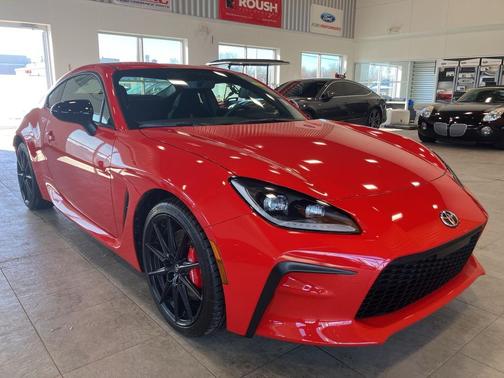 2025 Toyota GR86 Premium