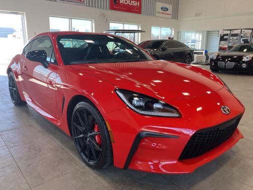 2025 Toyota GR86 Premium