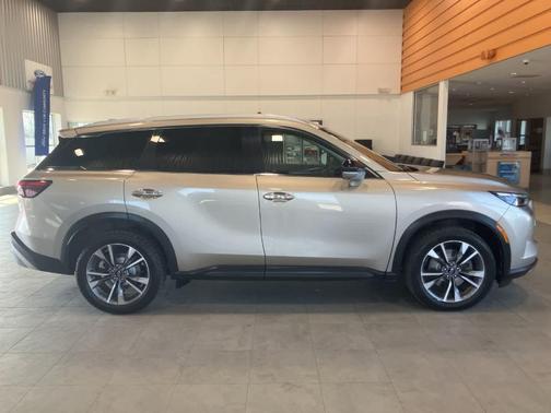 2022 INFINITI QX60 Luxe