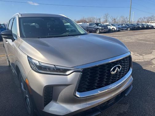 2022 INFINITI QX60 Luxe