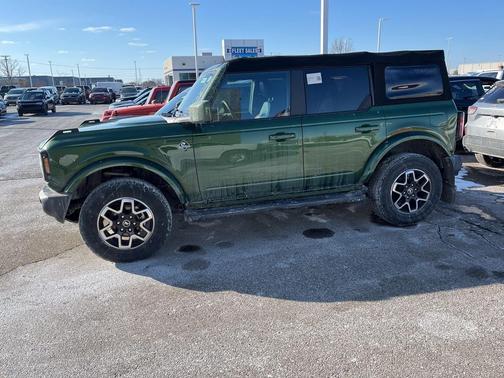2024 Ford Bronco Outer Banks