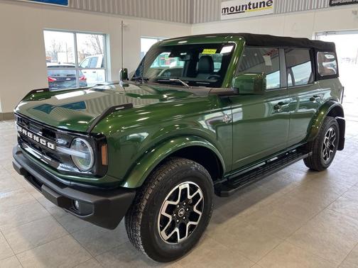 2024 Ford Bronco Outer Banks