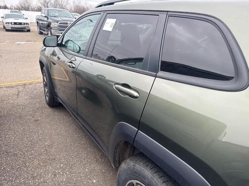 2020 Jeep Cherokee Trailhawk