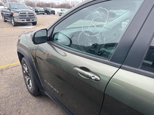 2020 Jeep Cherokee Trailhawk