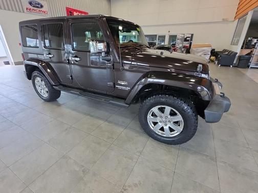 Rugged Brown Pearl 2013 Jeep Wrangler Unlimited Sahara