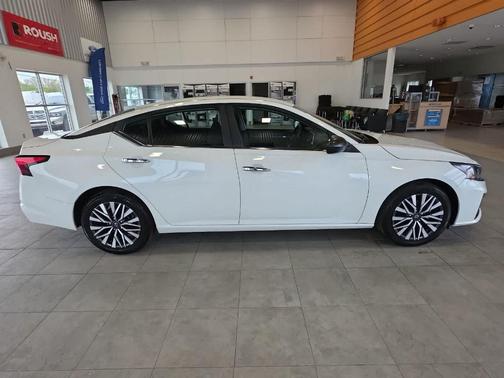 White 2024 Nissan Altima 2.5 SV