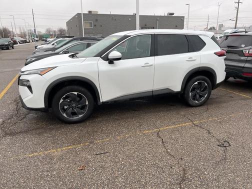 2025 Nissan Rogue SV