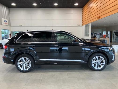 2023 Audi Q7 55 Premium Plus