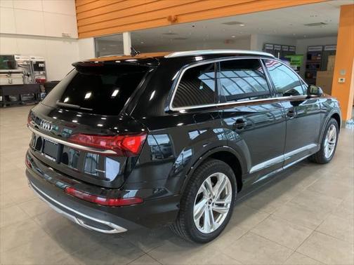 2023 Audi Q7 55 Premium Plus