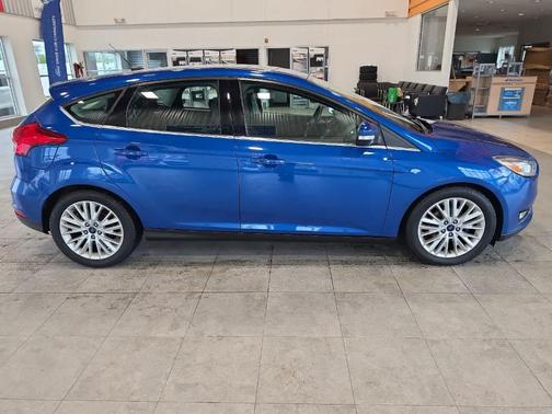 Lightning Blue Metallic 2018 Ford Focus Titanium