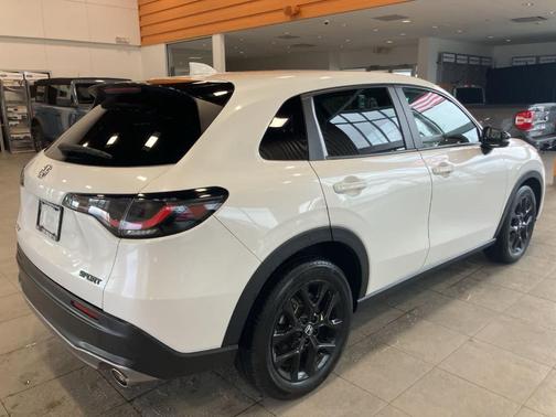 Platinum White Pearl 2023 Honda HR-V Sport
