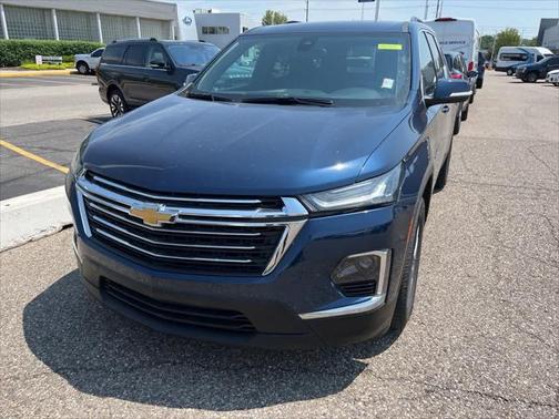 2022 Chevrolet Traverse LT Cloth