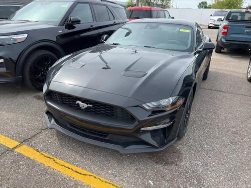 2022 Ford Mustang EcoBoost