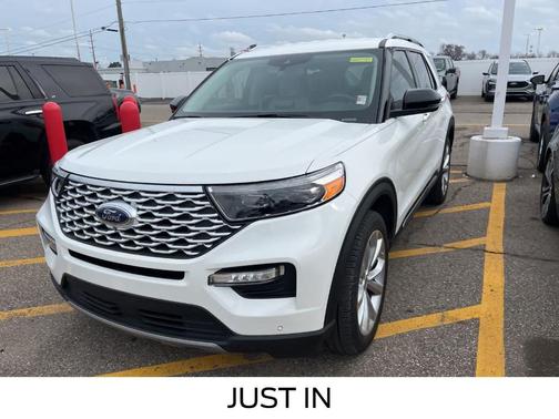 Star White 2022 Ford Explorer Platinum