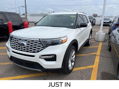 Star White 2022 Ford Explorer Platinum