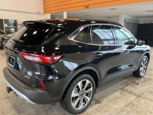 2025 Ford Escape Platinum